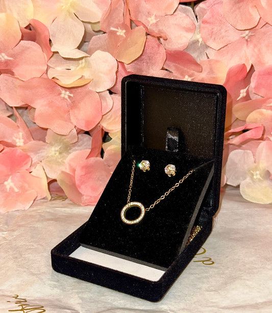 Coffret Bijoux – Collier Cercle Strass & Boucles d’Oreilles