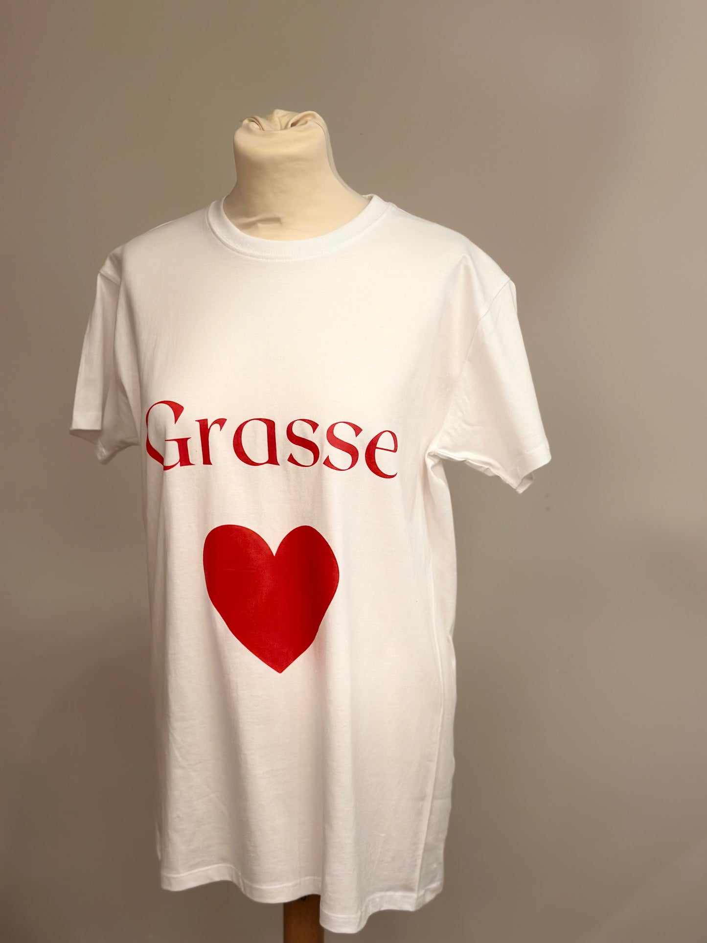 T-shirt Grasse avec un coeur